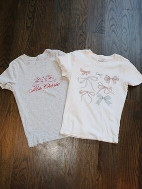 Hollister 2 Pack Ribbed Baby Tee Shirts Size Small Cream Gray Graphic Bunny Bows